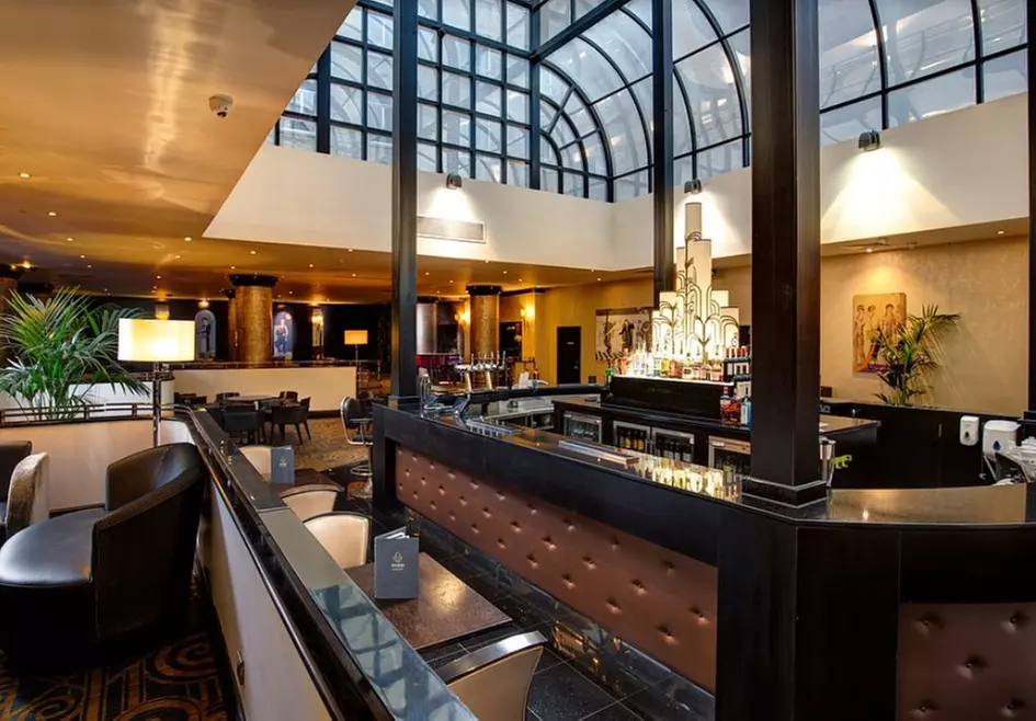 Friday Live Jazz Night With Gourmet Main Course & Wine For Up to 4