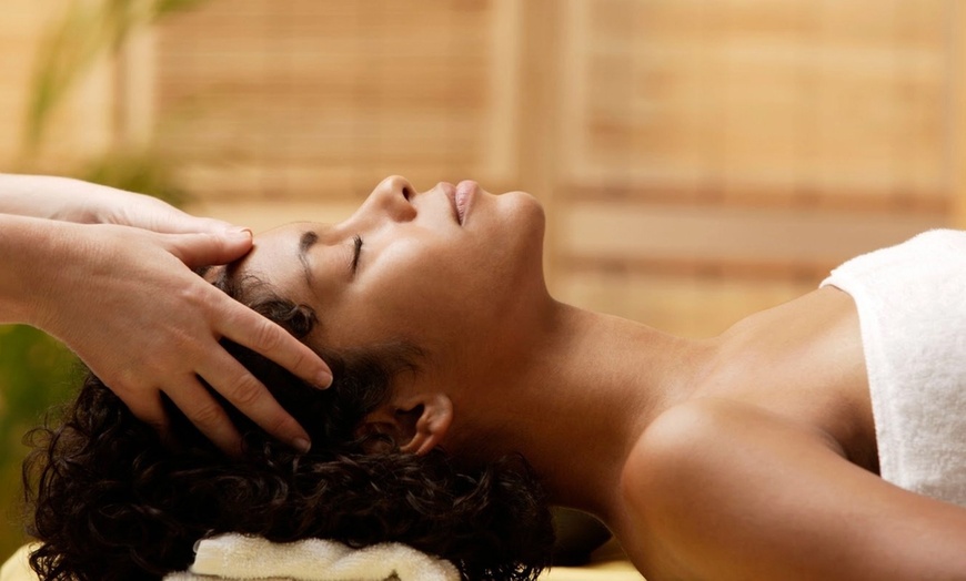 Image 3: Relax with 60, 90, or 120-Minute Pamper Package 