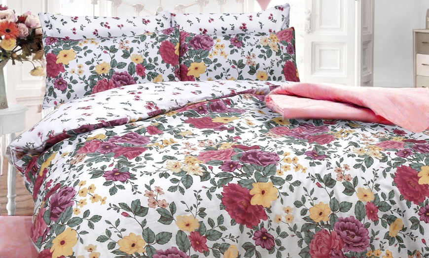 Image 13: Clearance Duvet Sets
