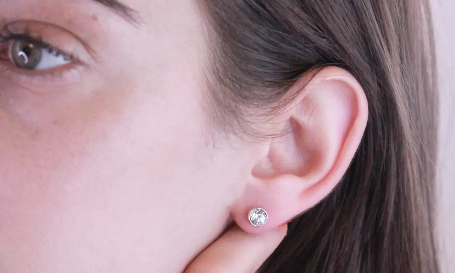 Collane, orecchini e bracciali con cristalli