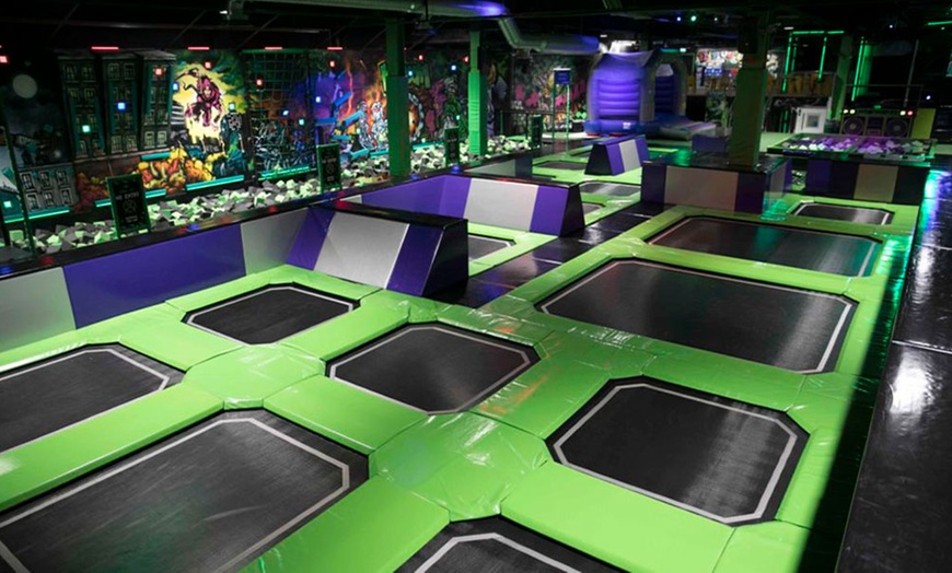 Image 3: Trampoline Park Entry