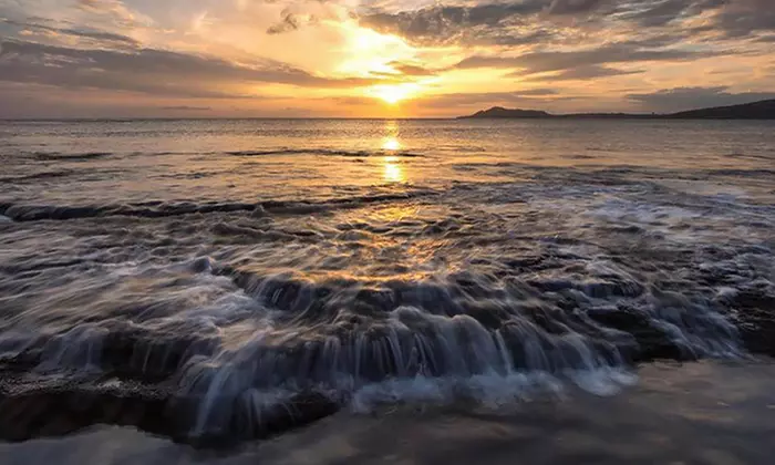 Explore Oahu with Sunrise & Waterfall Tours for Two and Families