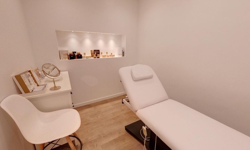 Image 8: Tratamiento de rejuvenecimiento facial en Boutique Spa Cosmetics