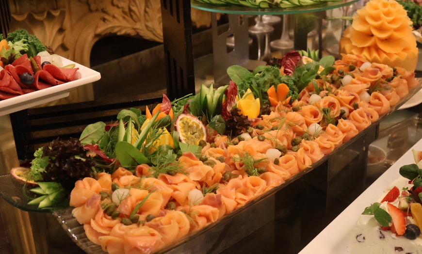 Image 3: 5* Iftar Buffet with Beverages for a Child (AED 69) or Adult (AED 135)