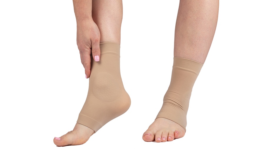 Image 3: Pro11 Wellbeing Gel Ankle Sleeves