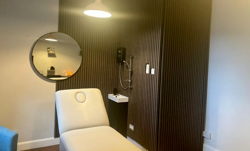 Image 2: Relax with a Tailored 60 or 90 Min Treatment Experience