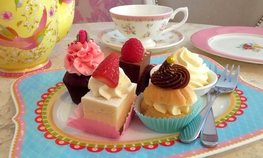 Image 1: Parisian Afternoon Tea with Drinks