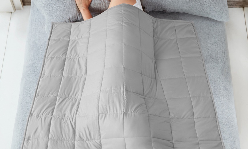 Image 6: 4kg or 8kg Microfibre Gravity Weighted Blankets