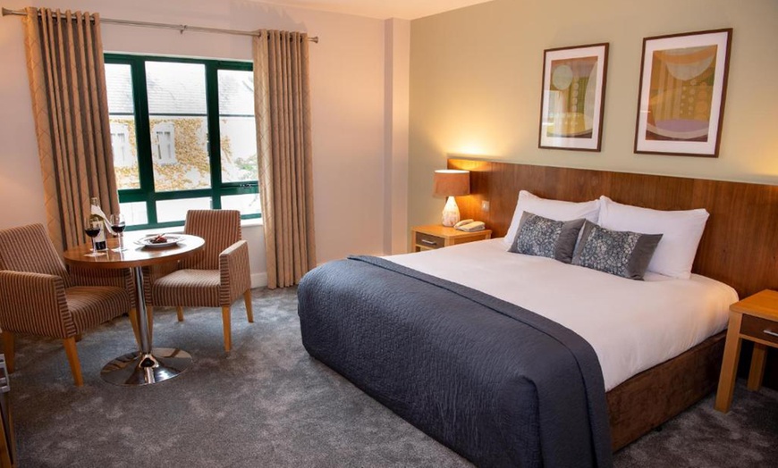 Image 3: Sligo: 4* Double Room Stay with Breakfast, Spa Treatment, & Prosecco