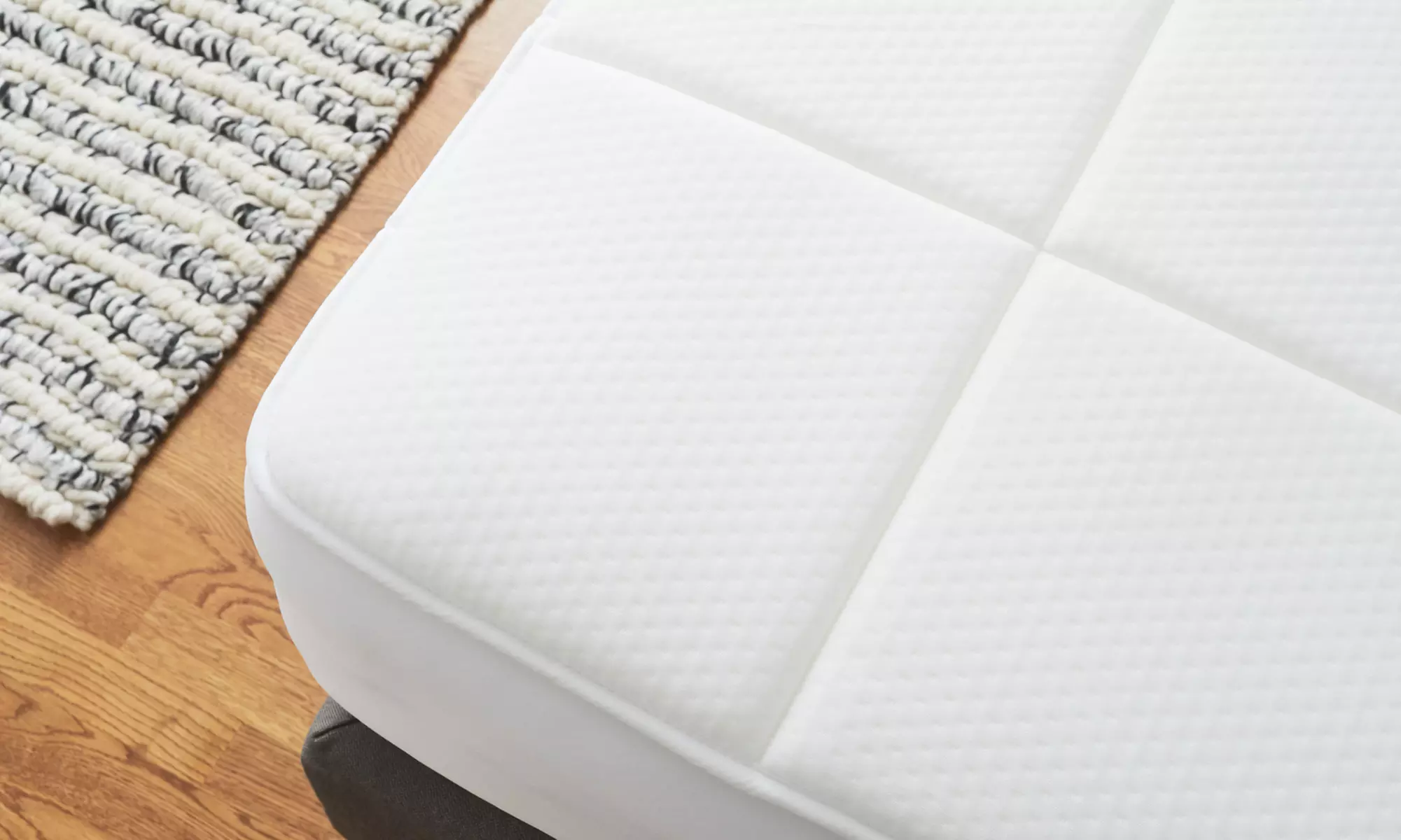 Surmatelas mémoire de forme matelassé houssé, 2cm confort+, Marque Linea Pura - Second Medium