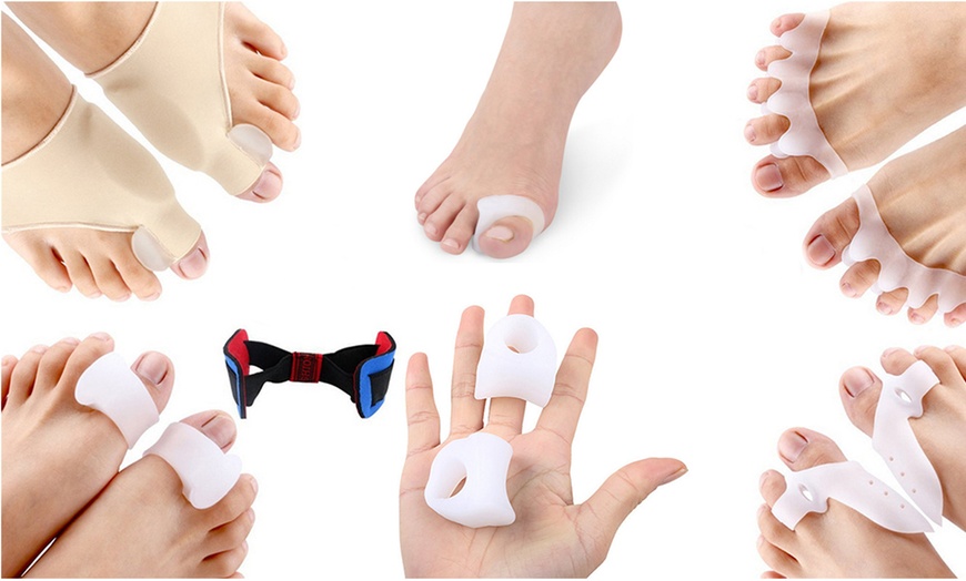 Image 2: Bunion Relief Protector Sleeves Kit