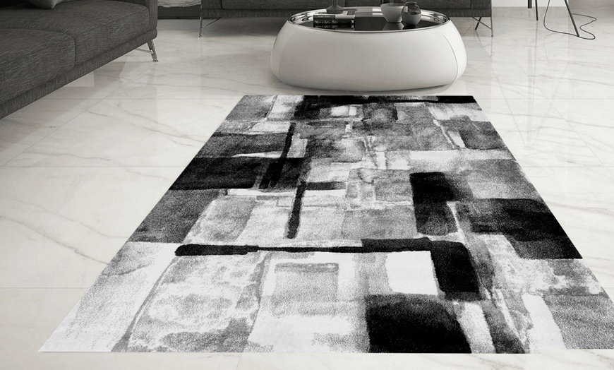 Image 7: Vintage Style Stain-Resistant Rugs