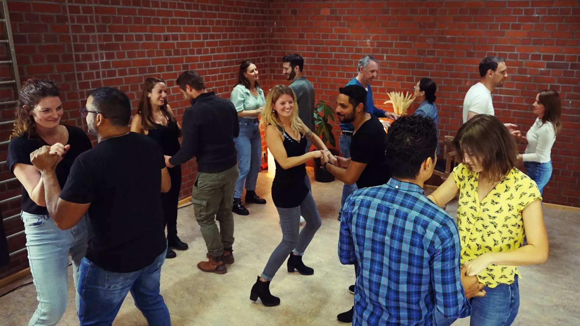 Bis zu 65% Rabatt auf den Tanzkurs bei Salsa Tanzen Munich Tanzschule