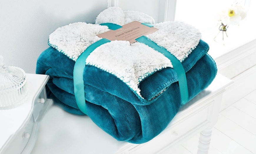 Image 16: Soft Sherpa Blanket, Double or King-Sized