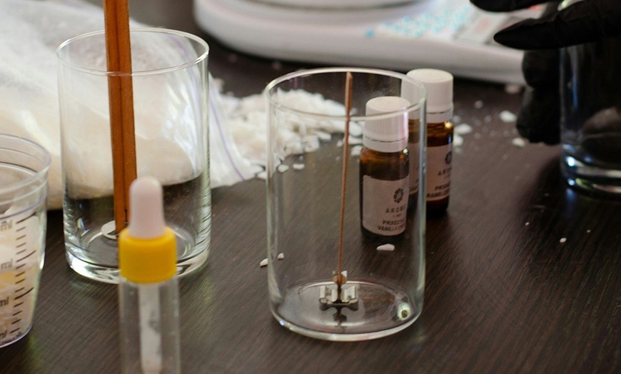 Image 9: ¡Una tarde diferente! Taller de velas a elegir para hasta 4 personas