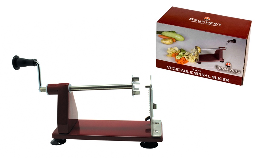 Image 5: Three-Way Vegetable Spiral Slicer