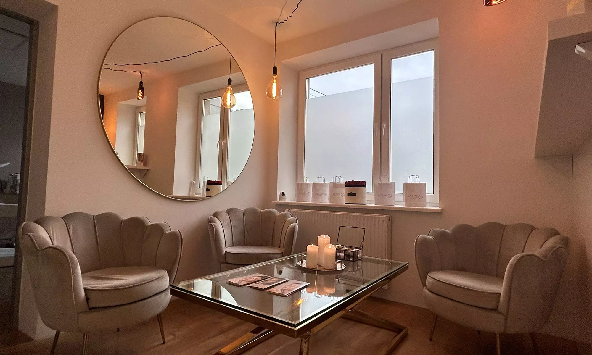 Karta podarunkowa o wybranej wartości na usługi Kliniki Urody Beleza