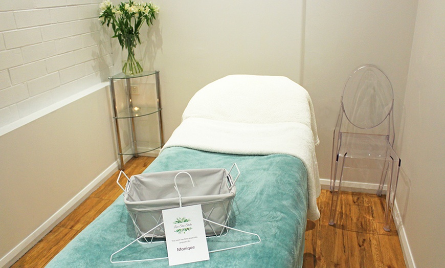 Image 3: 90-Min Package: Massage & Facial