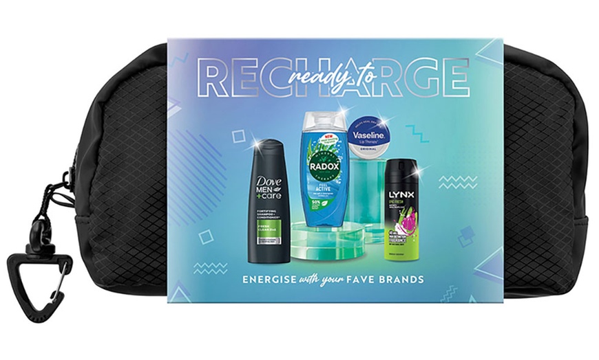 Image 5: Multi-Branded Bath & Body Gift Set with Skincare Products & Wash Bag
