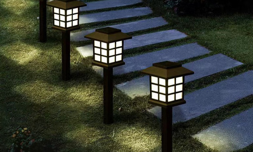 Image 6: Solar Outdoor Garden Lights Sunflower and House Decorative Light