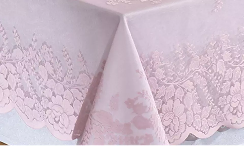 Lot nappe et surnappe en dentelle