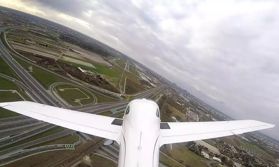 Lot samolotem ultralekkim z możliwością samodzielnego pilotowania