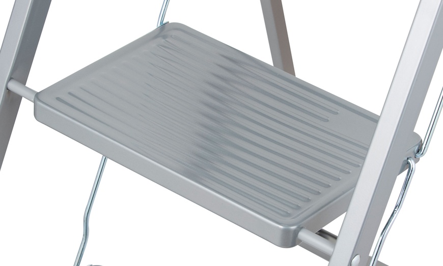 Image 4: Three Tread Steel Step Ladder