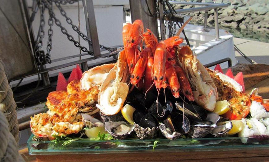 Image 2: Seafood Platter with Cocktail