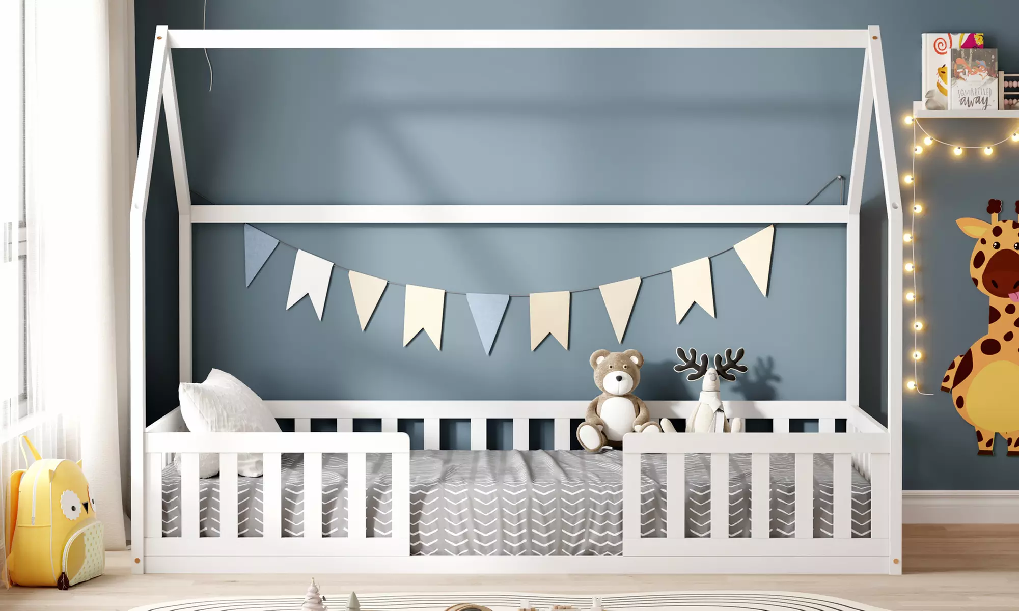 Lit cabane 90 x 190 cm "Nid enchanté", en bois de pin naturel, barrières latérales de sécurité, favorisant l'imagination - Primary Image