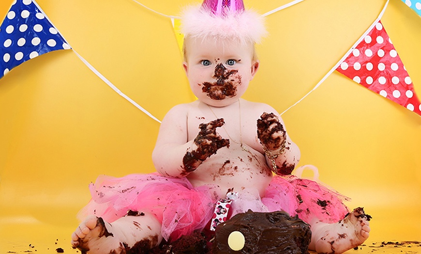 Image 4: Kid's Cake Smash Photoshoot 