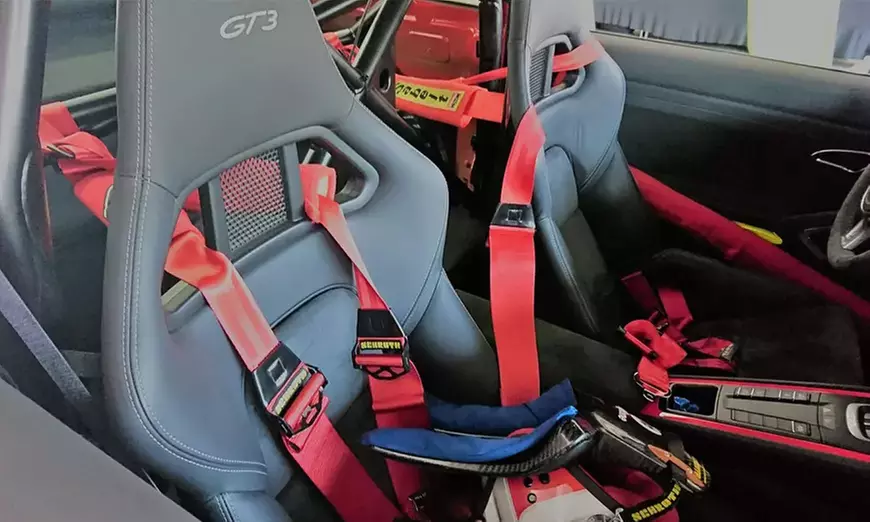 Rennwagen fahren bei Starperformance Racing