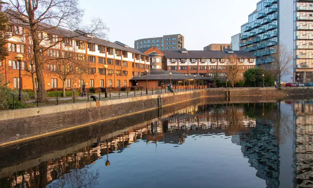 Manchester: 4* Club Room Stay with Breakfast & 20% off Food & Beverage