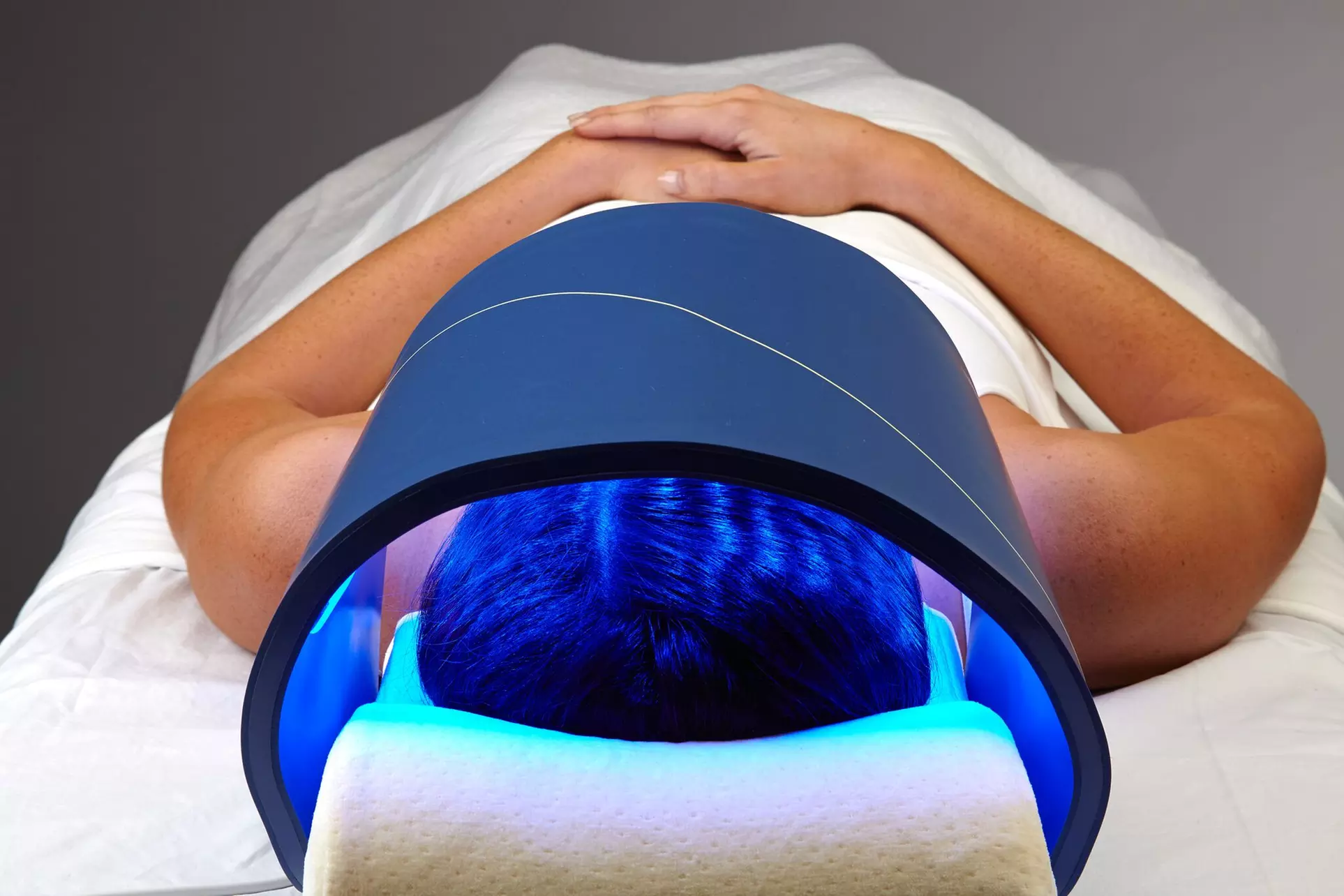 Experience Riviera Wellness Spa's rejuvenating LED light therapy sessions with up to 30% off for a radiant glow - Primary Image