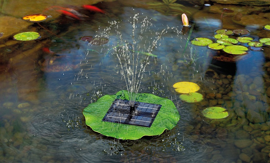 Image 1: Solar-Wasserbrunnen