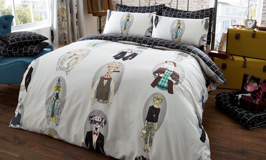 Image 2: Animal-Themed Duvet Cover Set