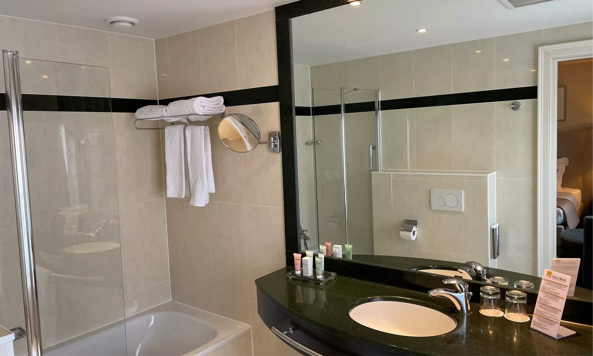 Belgia, Brugia: pokój 2-os. premium ze śniadaniem i strefą wellness