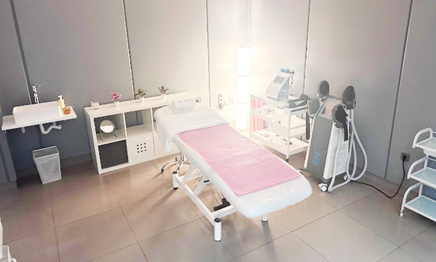 Image 2: Sesión de tratamiento "Glúteos Up" con EMS de 30 o 55 minutos