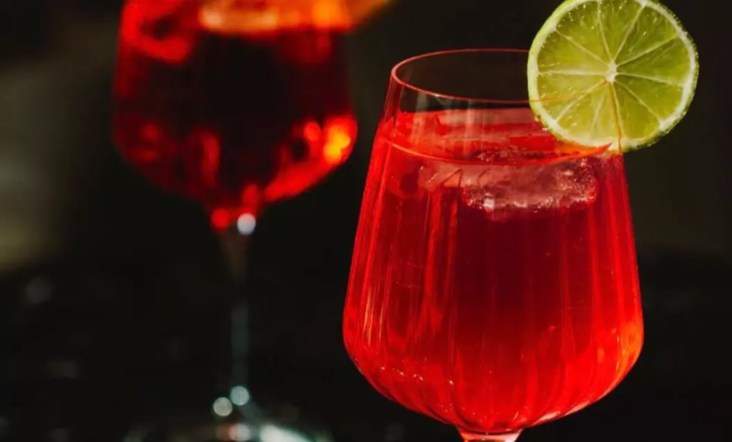 Cocktail nach Wahl inkl. Aperitivo Snacks für 2, 4 oder 6 Personen