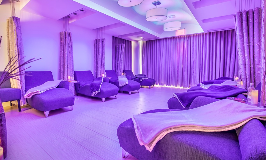 Image 2: 50 or 80-Minute Individual or Couples Massages @ eforea Spa