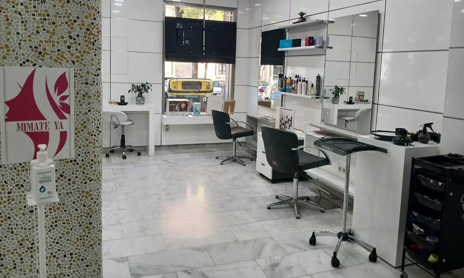 Sesión de peluquería: lavado, tinte, mechas, corte y peinado