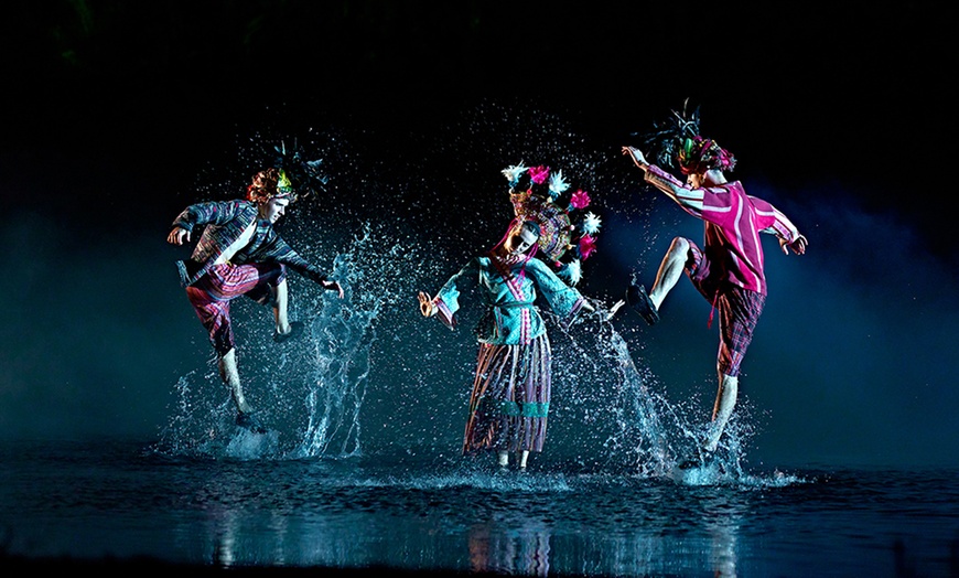 Image 12: Experiencia en Puy du Fou: entrada al parque en temporada navideña