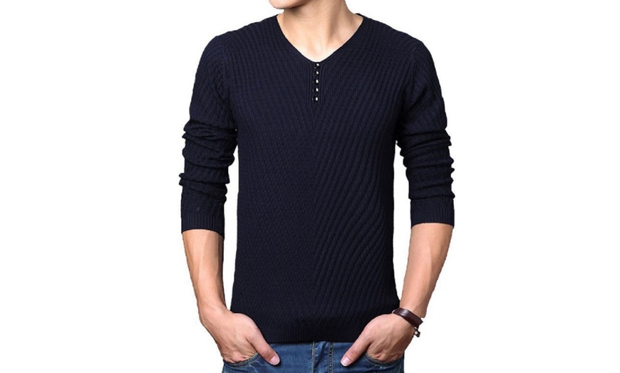 Image 5: Men's Slim Fit V-Neck Jumpers