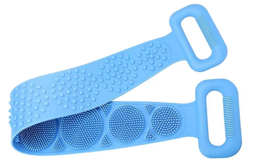 Image 6: One or Two Double-Sided Exfoliating Silicone Scrubbers