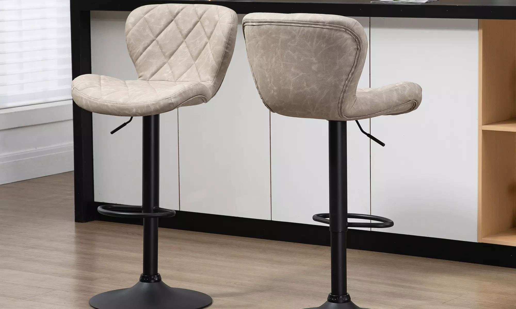 Set of Two HomCom Bar Stools