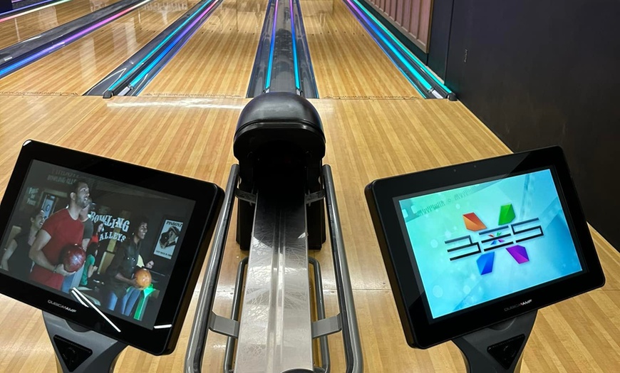 Image 3: 3 Games of Bowling + Shoes for 2, 4 or 6 Bowlers 