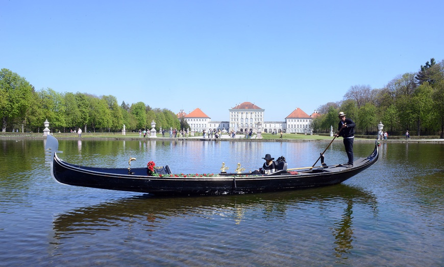 Image 2: Romantische Gondelfahrt