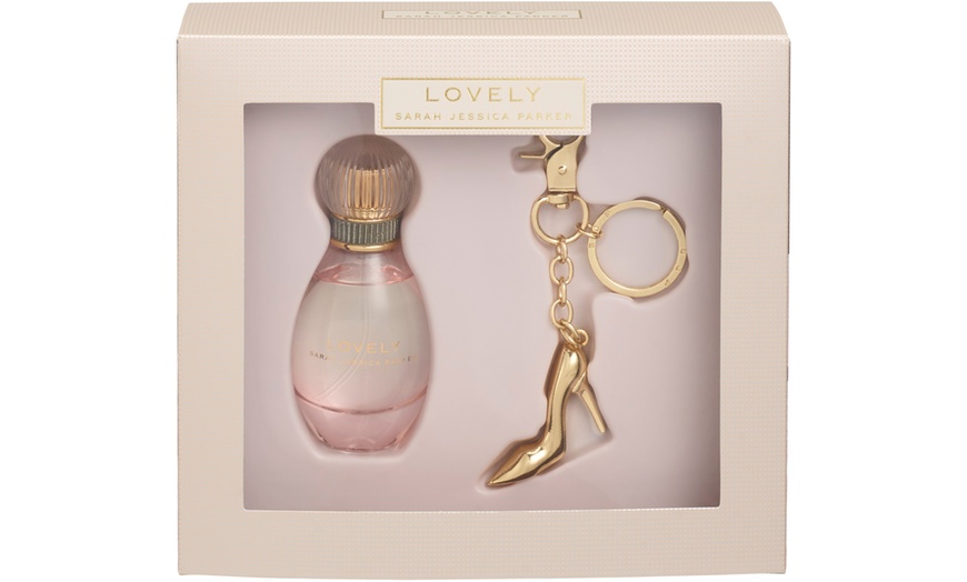 Image 2: Sarah Jessica Parker Lovely or Born Lovely Eau de Parfum Gift Set