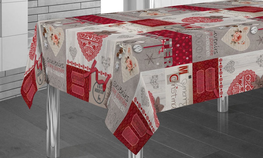 Image 5: Christmas Tablecloths