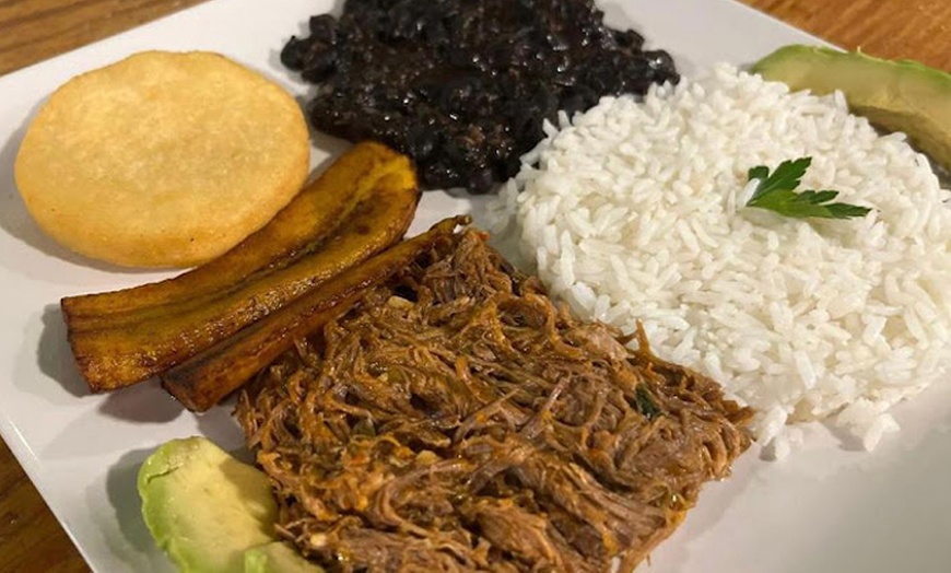 Image 2: Comida venezolana para 2 o 4 personas en Churún Merú