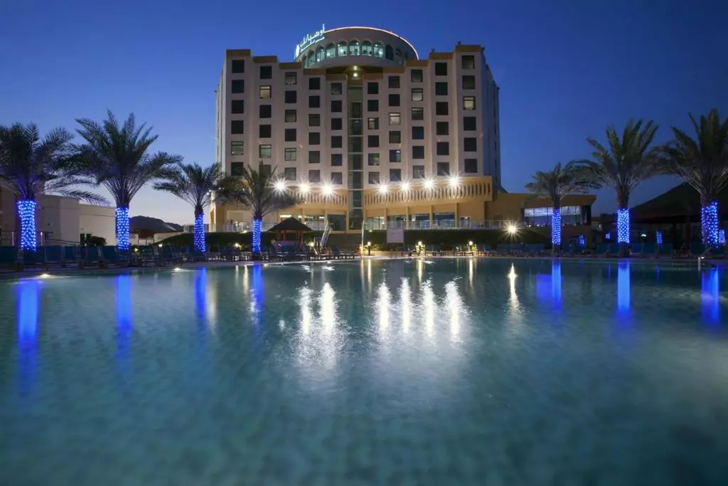Khor Fakkan: One-Night 4* Stay with Breakfast and Optional Dinner
